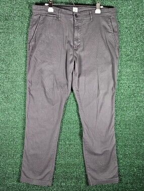 GAP Essential Khakis / Mens Size 36×32 Slim / Color - Dark Gray